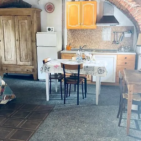 Botto Bed & Breakfast *