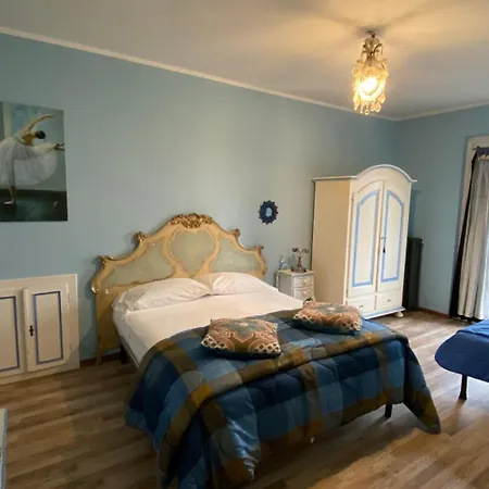 Botto Bed & Breakfast *