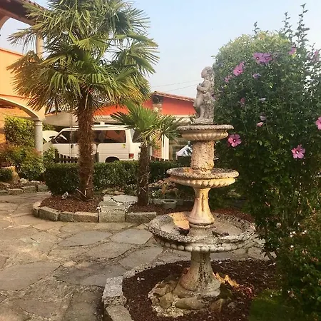 博特住宿加早餐旅馆 Cossato